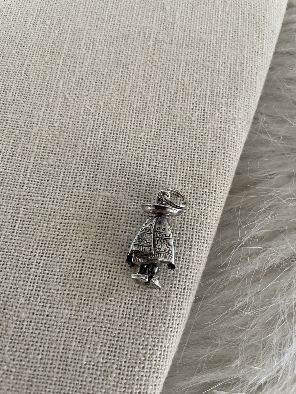Vintage Sterling Silver Ethnic Man Charm Sombre Poncho Hat Mexican 2 Grams